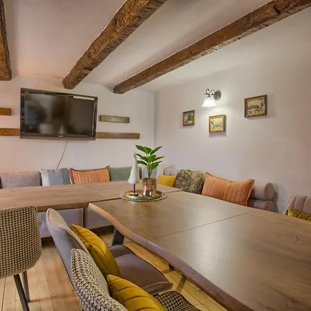 8bd Retreat In Comfort & Mountain Charm By Flat Mаnager Hébergement de vacances